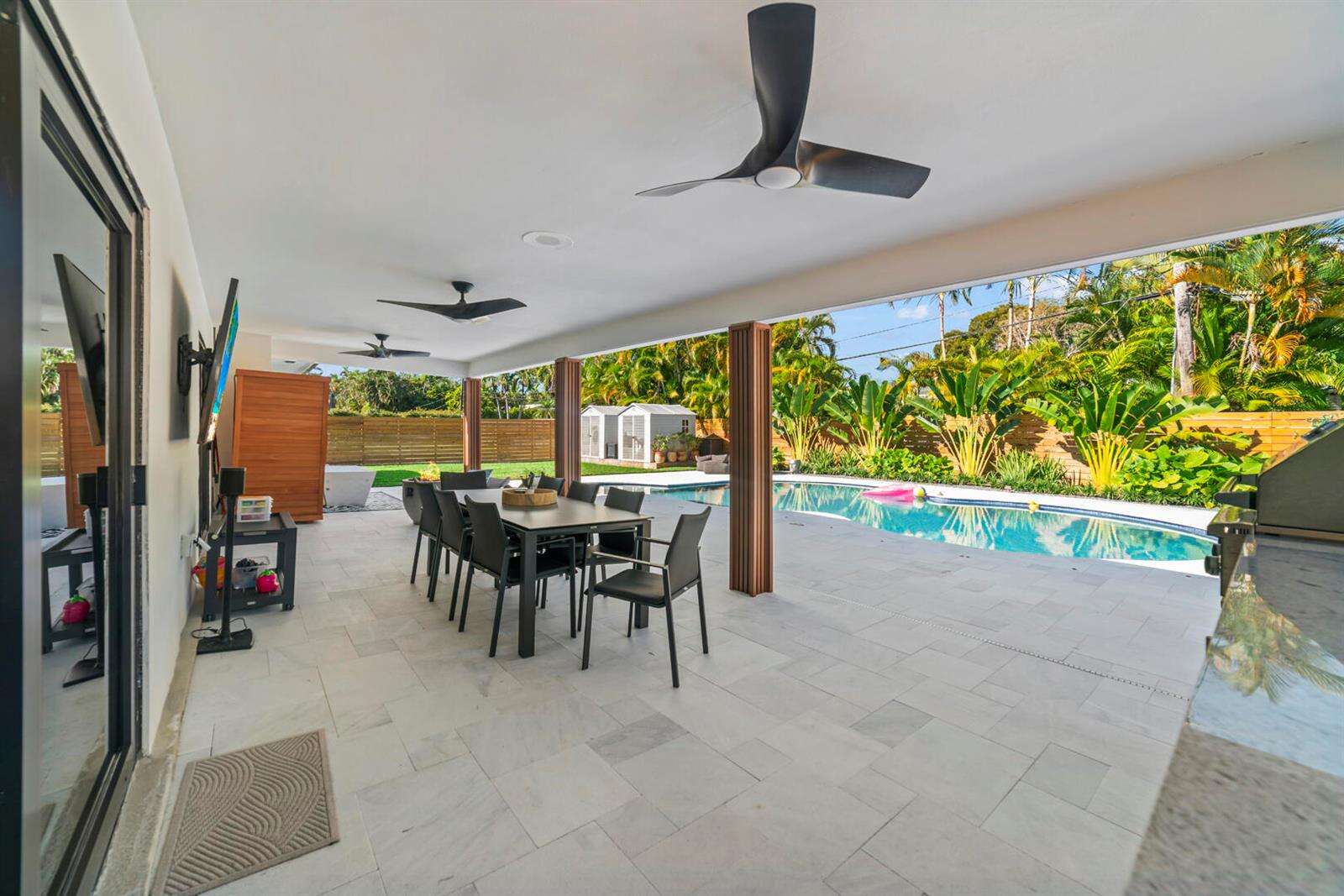 2451 199th, Miami, FL 33180 - For Sale photo 44
