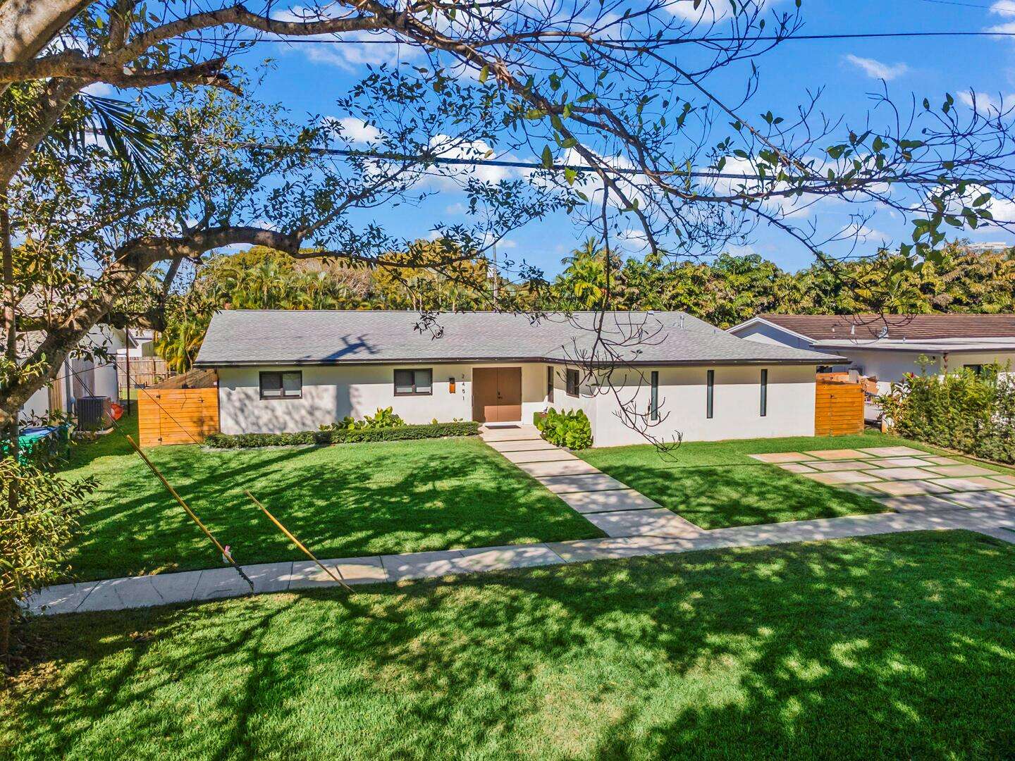 2451 199th, Miami, FL 33180 - For Sale photo 46