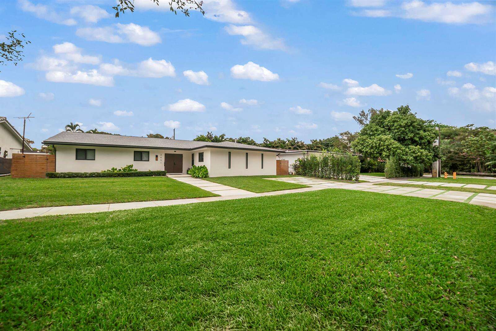 2451 199th, Miami, FL 33180 - For Sale photo 48