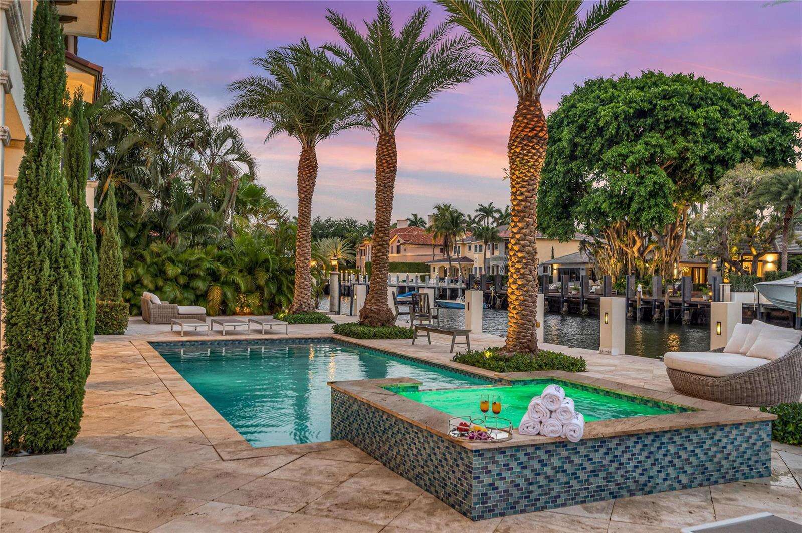 156 Fiesta, Fort Lauderdale, FL 33301 - For Sale photo 2