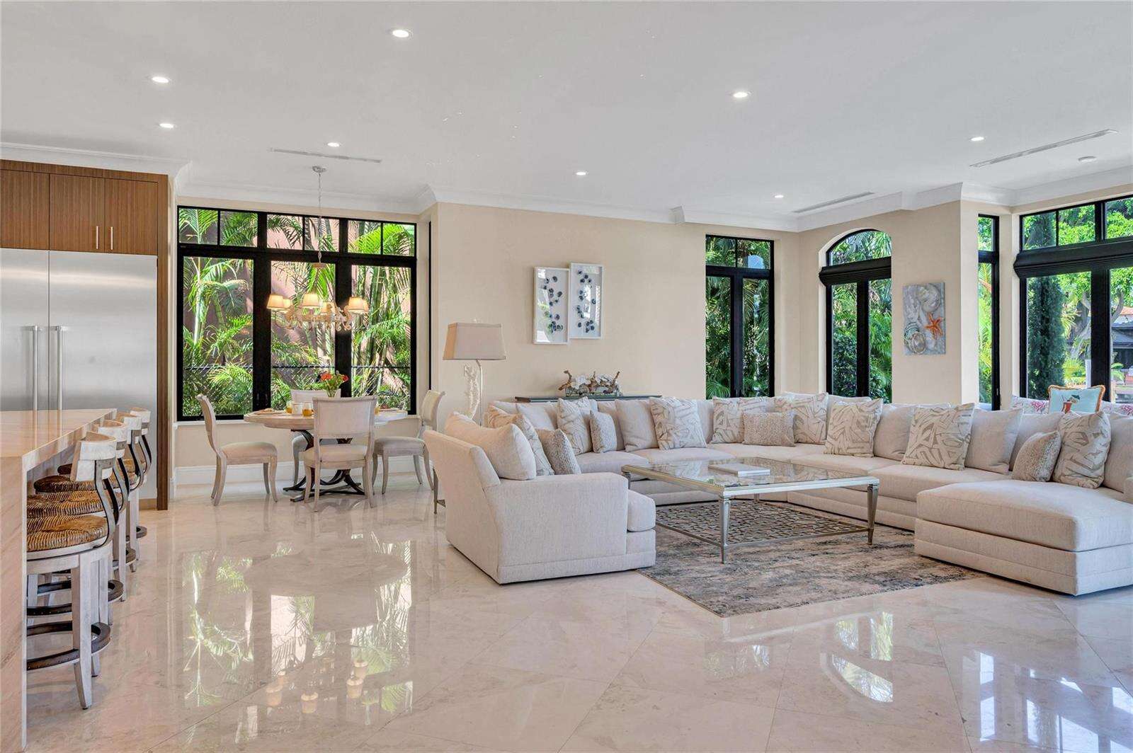 156 Fiesta, Fort Lauderdale, FL 33301 - For Sale photo 17
