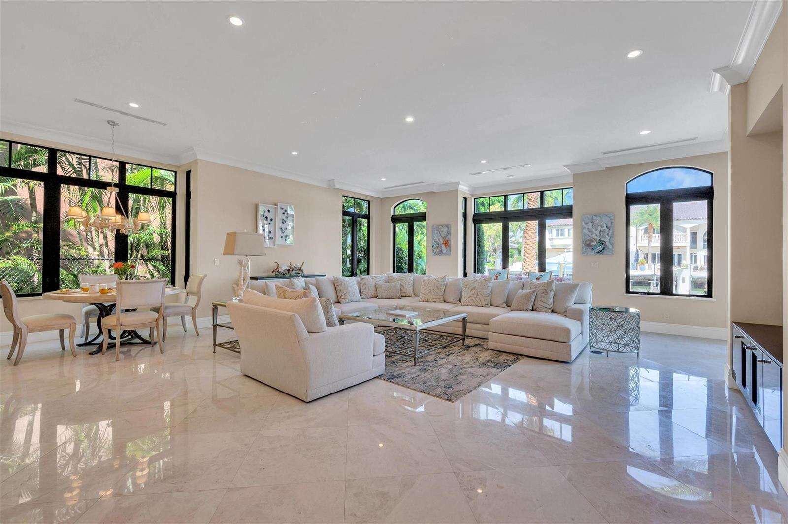156 Fiesta, Fort Lauderdale, FL 33301 - For Sale photo 4