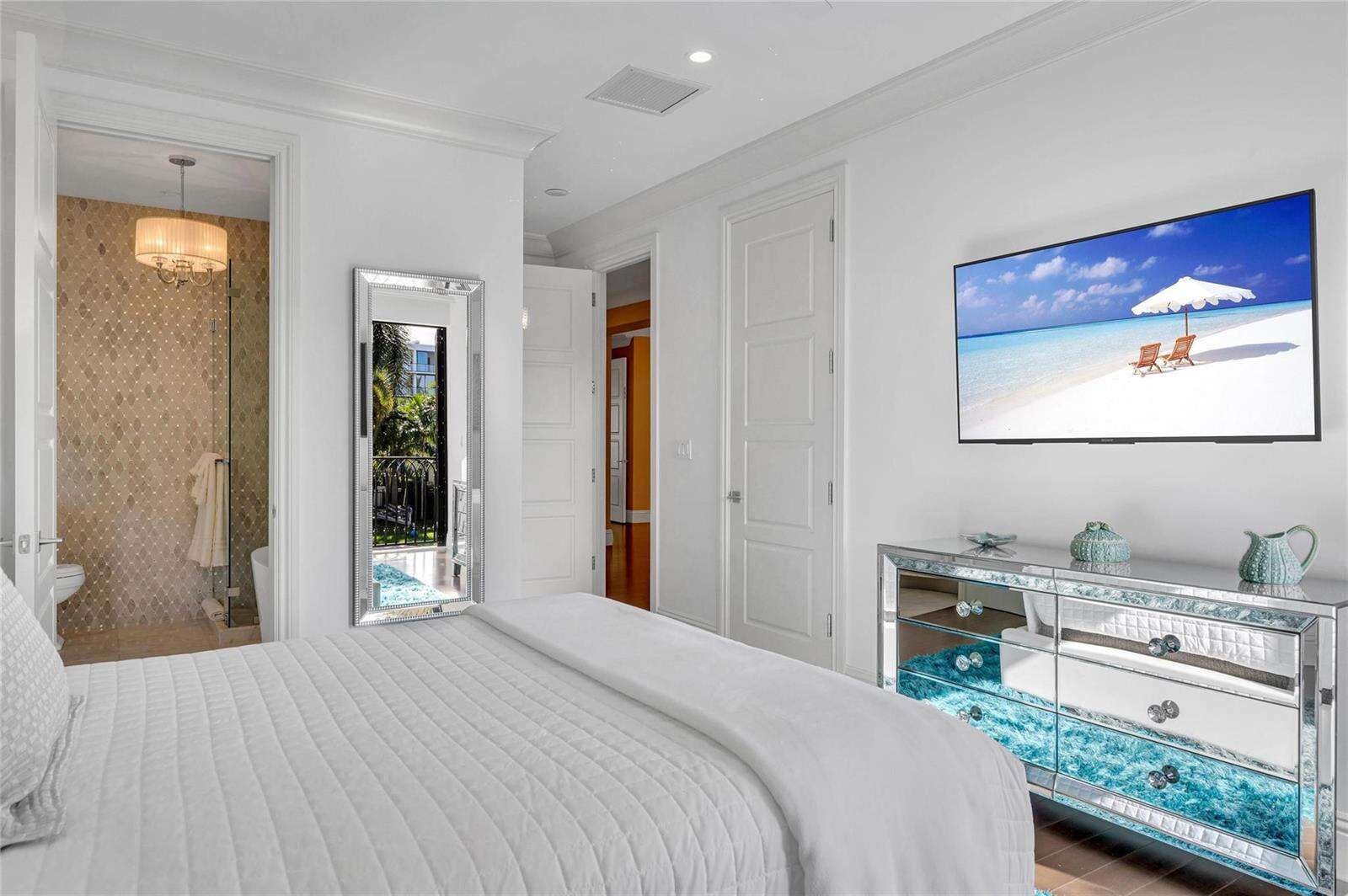 156 Fiesta, Fort Lauderdale, FL 33301 - For Sale photo 40