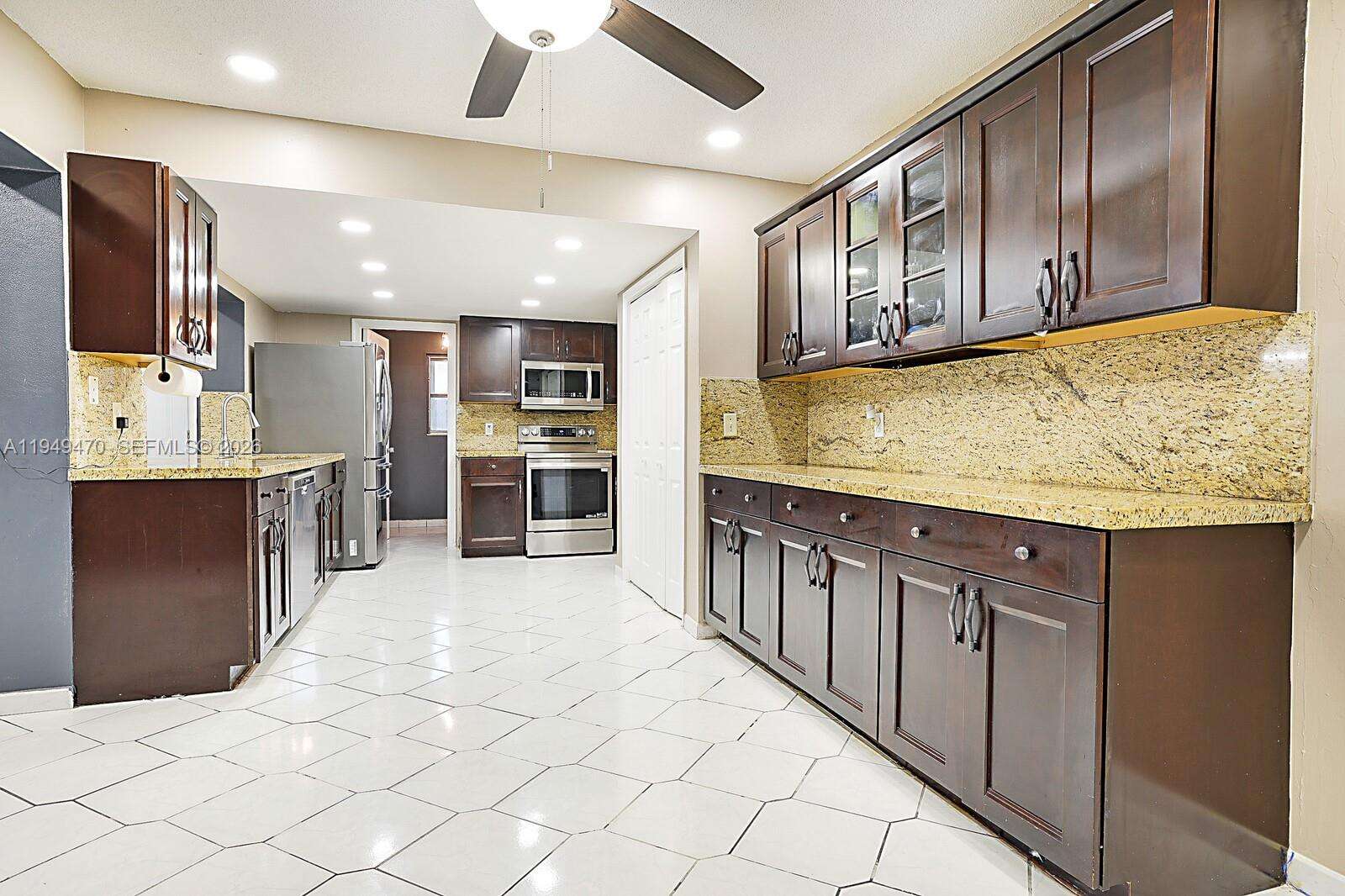 2210 91st Ter, Pembroke Pines, FL 33024 - For Sale photo 16