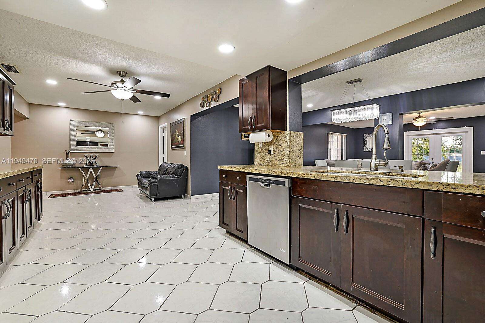 2210 91st Ter, Pembroke Pines, FL 33024 - For Sale photo 19
