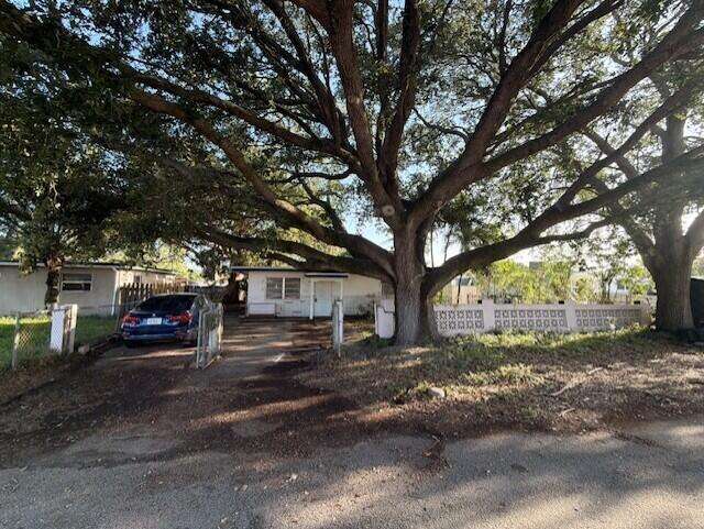 6309 Hayes, Hollywood, FL 33024 - For Sale photo 2