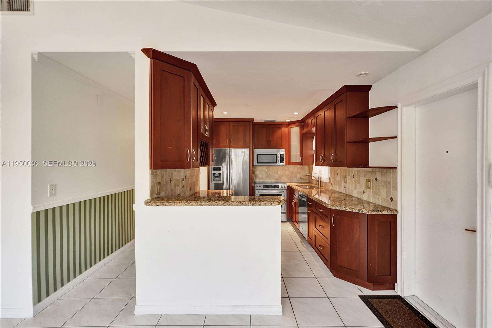 21120 24th Ct, Miami, FL 33180 | Picture 23