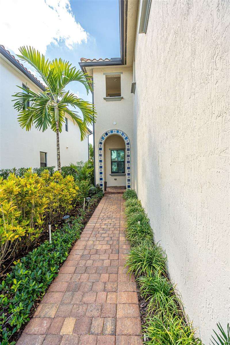 11824 13th Ct, Pembroke Pines, FL 33025 - For Sale photo 14