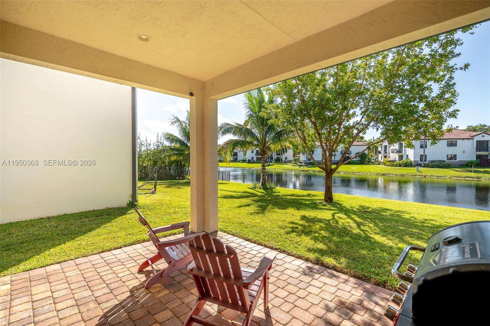 11824 13th Ct, Pembroke Pines, FL 33025 - For Sale photo 4