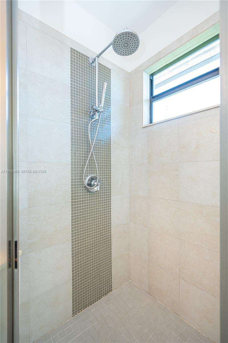 11824 13th Ct, Pembroke Pines, FL 33025 - For Sale photo 32