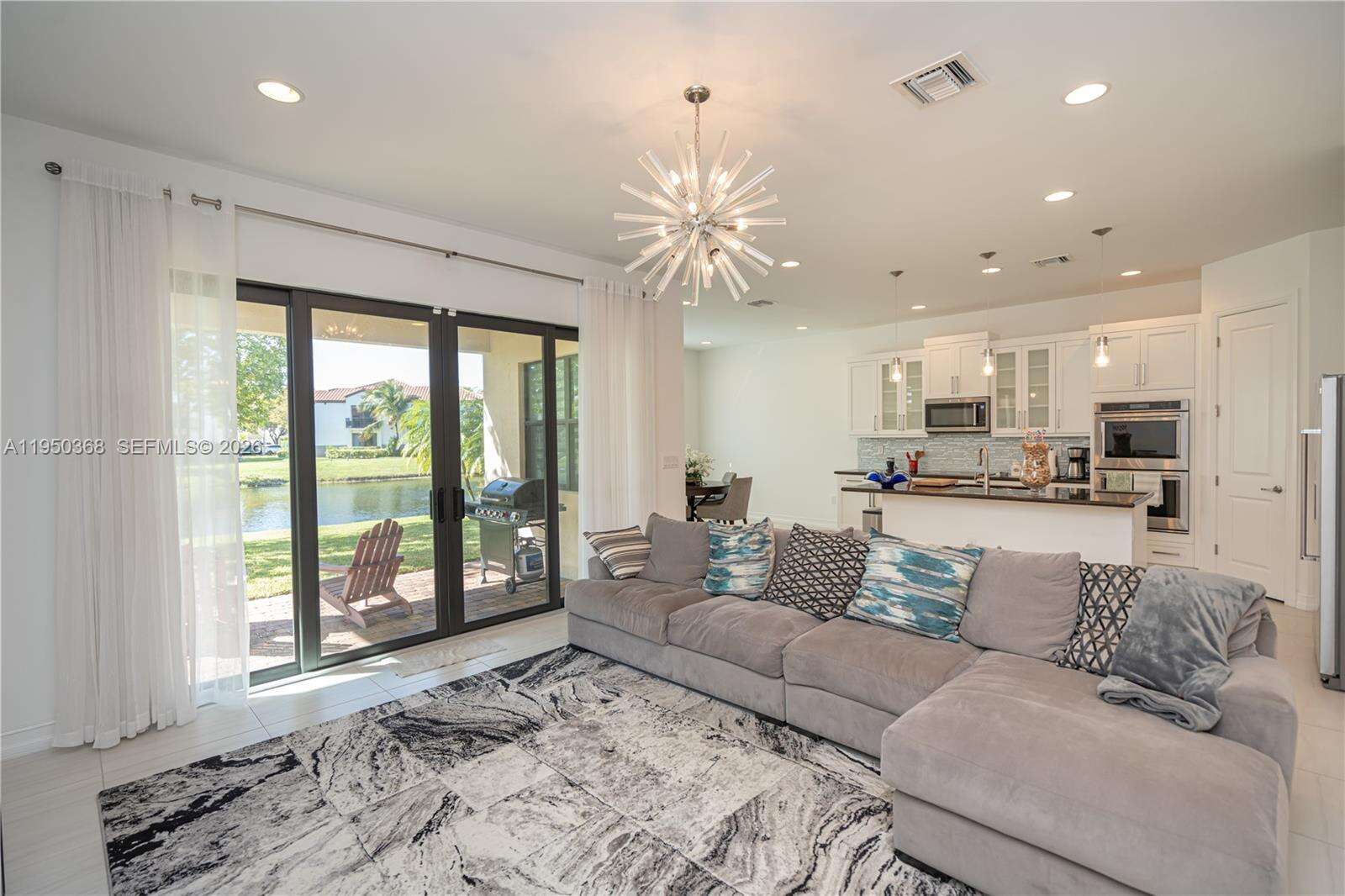 11824 13th Ct, Pembroke Pines, FL 33025 - For Sale photo 5