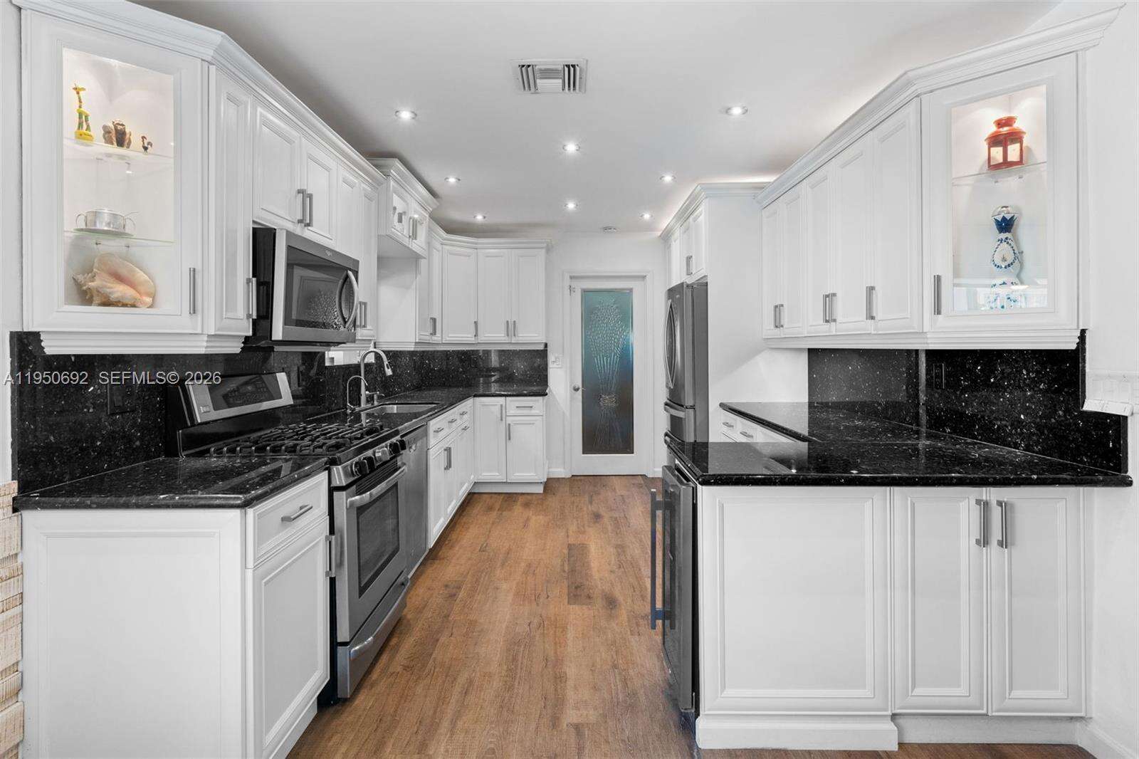 7770 Hawthorne Ave, Miami Beach, FL 33141 | Picture 7