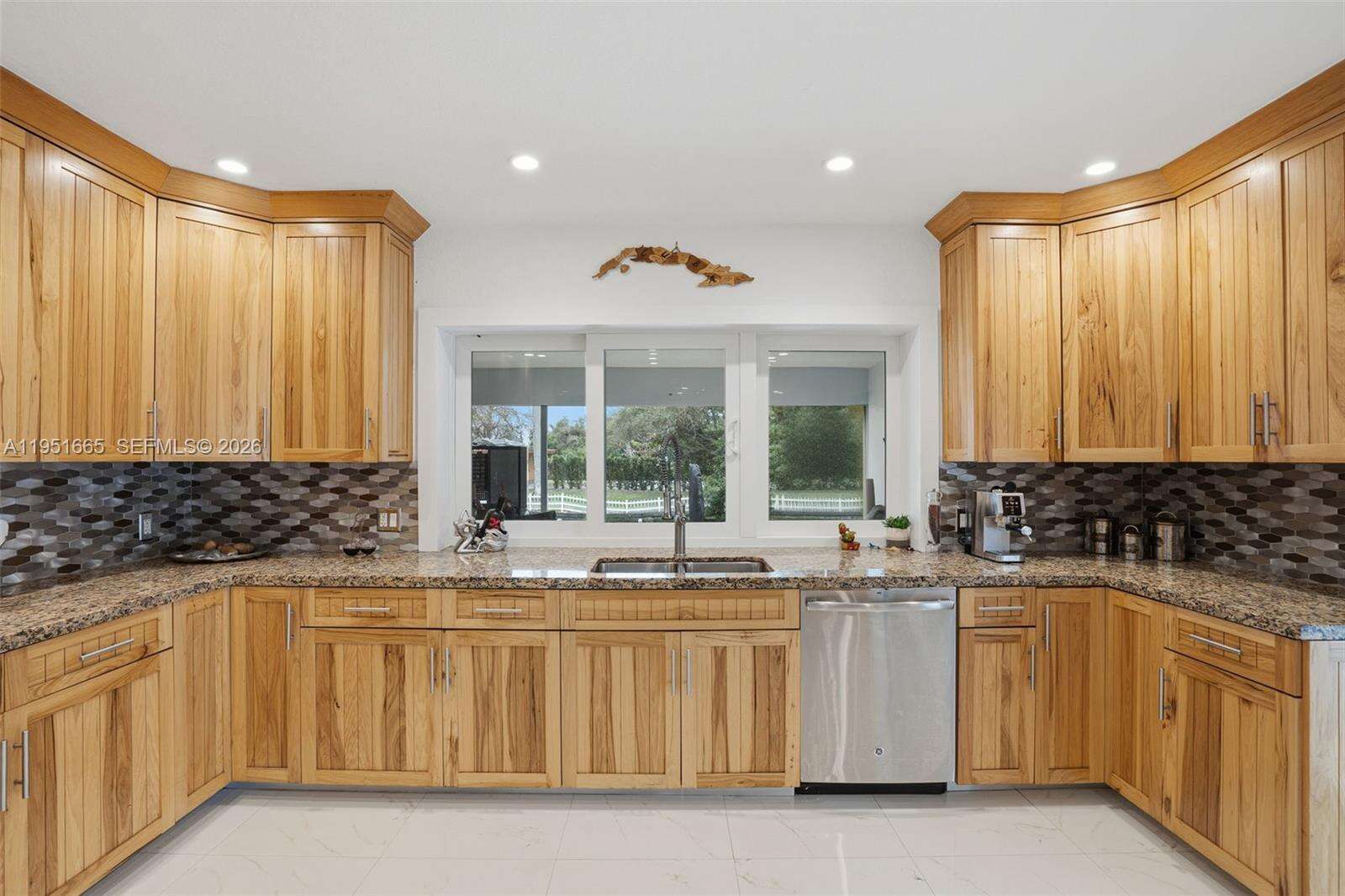 2918 Cleveland St, Hollywood, FL 33020 | Picture 12