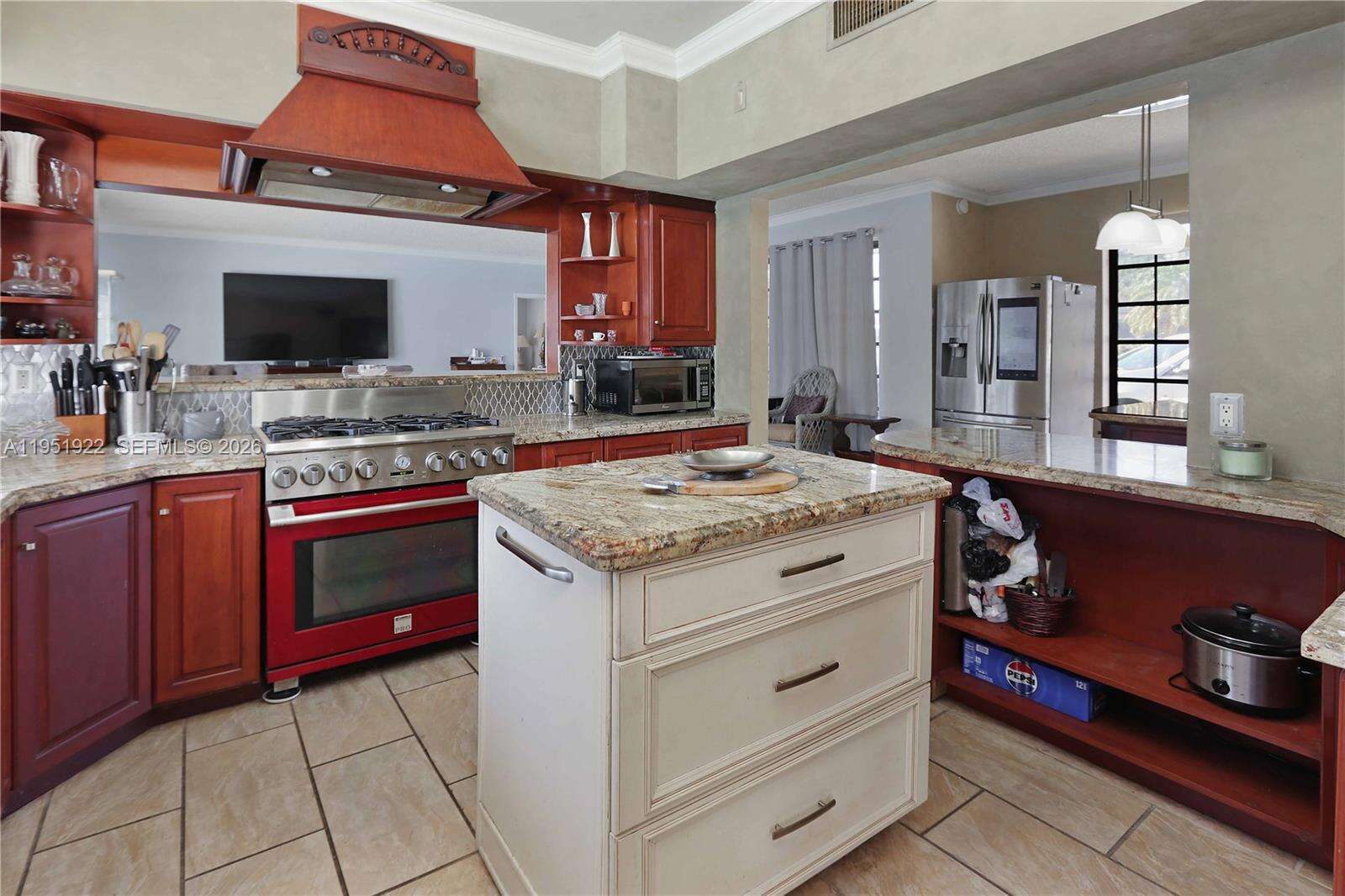 910 14th Ct, Hollywood, FL 33020 - For Sale photo 9
