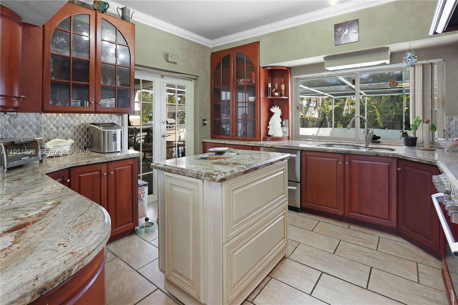 910 14th Ct, Hollywood, FL 33020 - For Sale photo 10