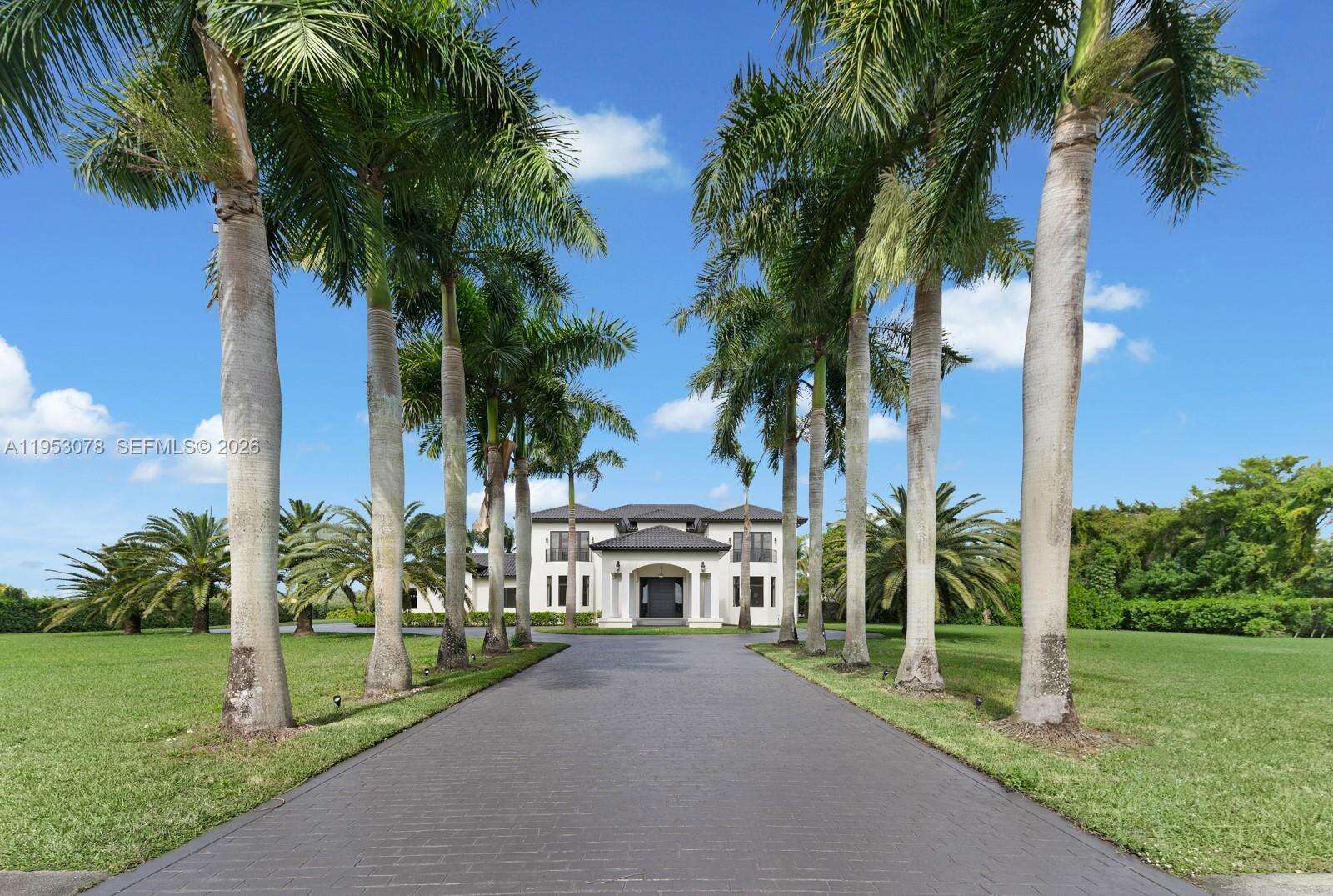 17805 158th St, Miami, FL 33187 - For Sale photo 2