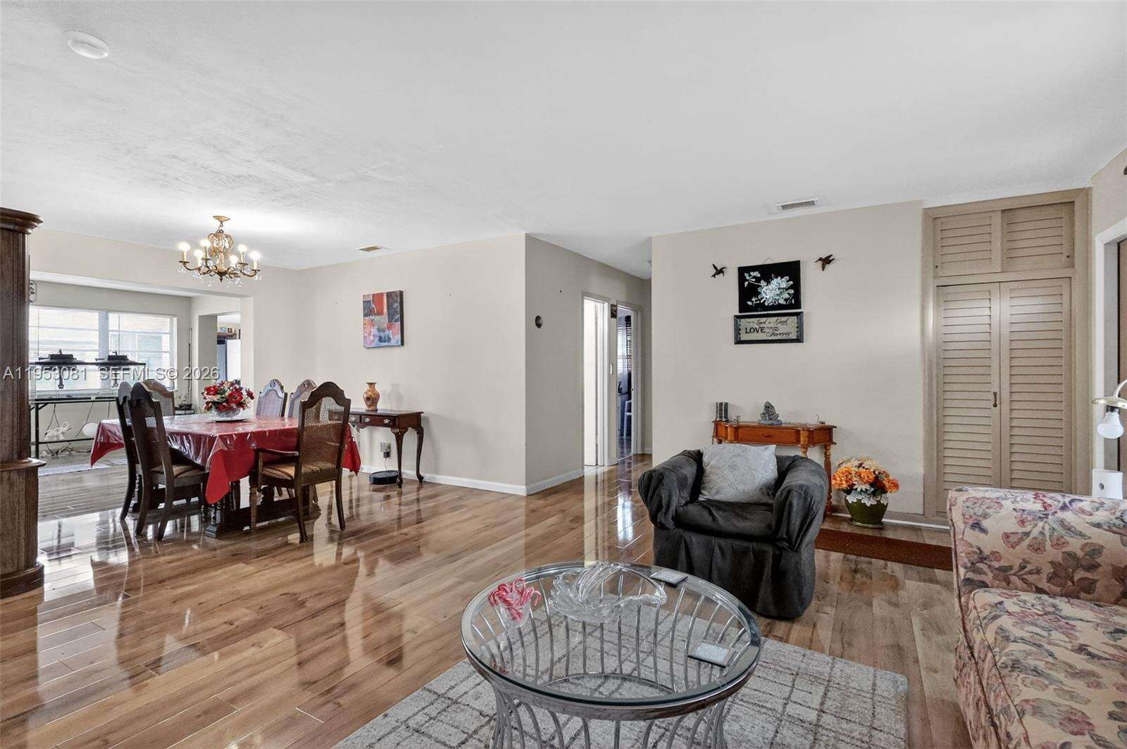 6861 1st Ct, Pembroke Pines, FL 33023 - For Sale photo 6