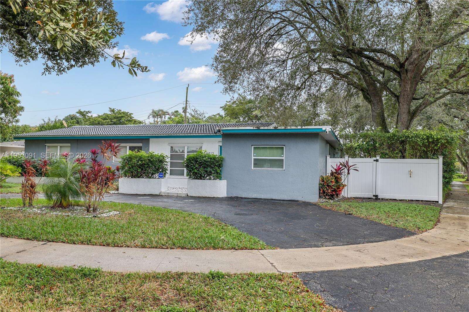 5712 Monroe St, Hollywood, FL 33023 - For Sale photo 2