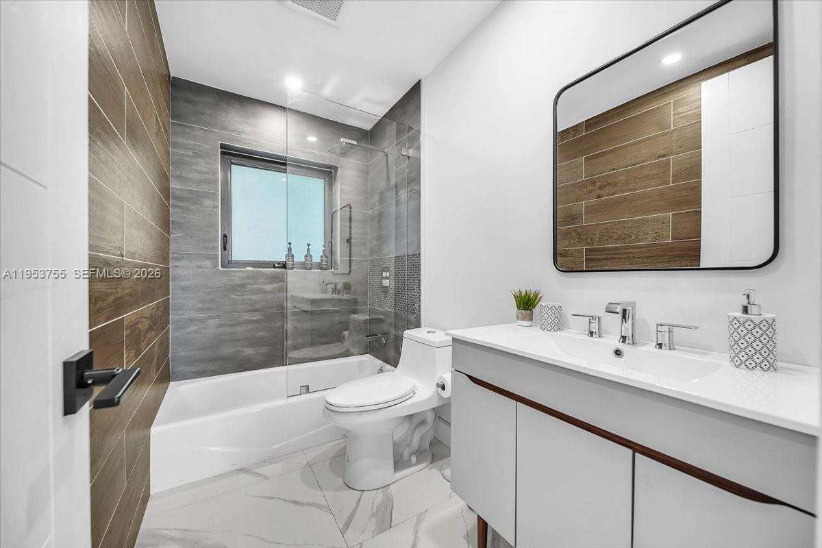 1356 Madison St, Hollywood, FL 33019 | Picture 40