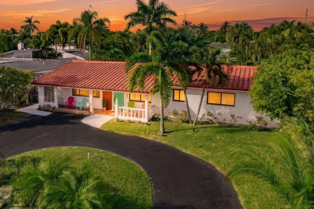 245 Tradewinds, Lauderdale By The Sea, FL 33308 - For Sale photo 2
