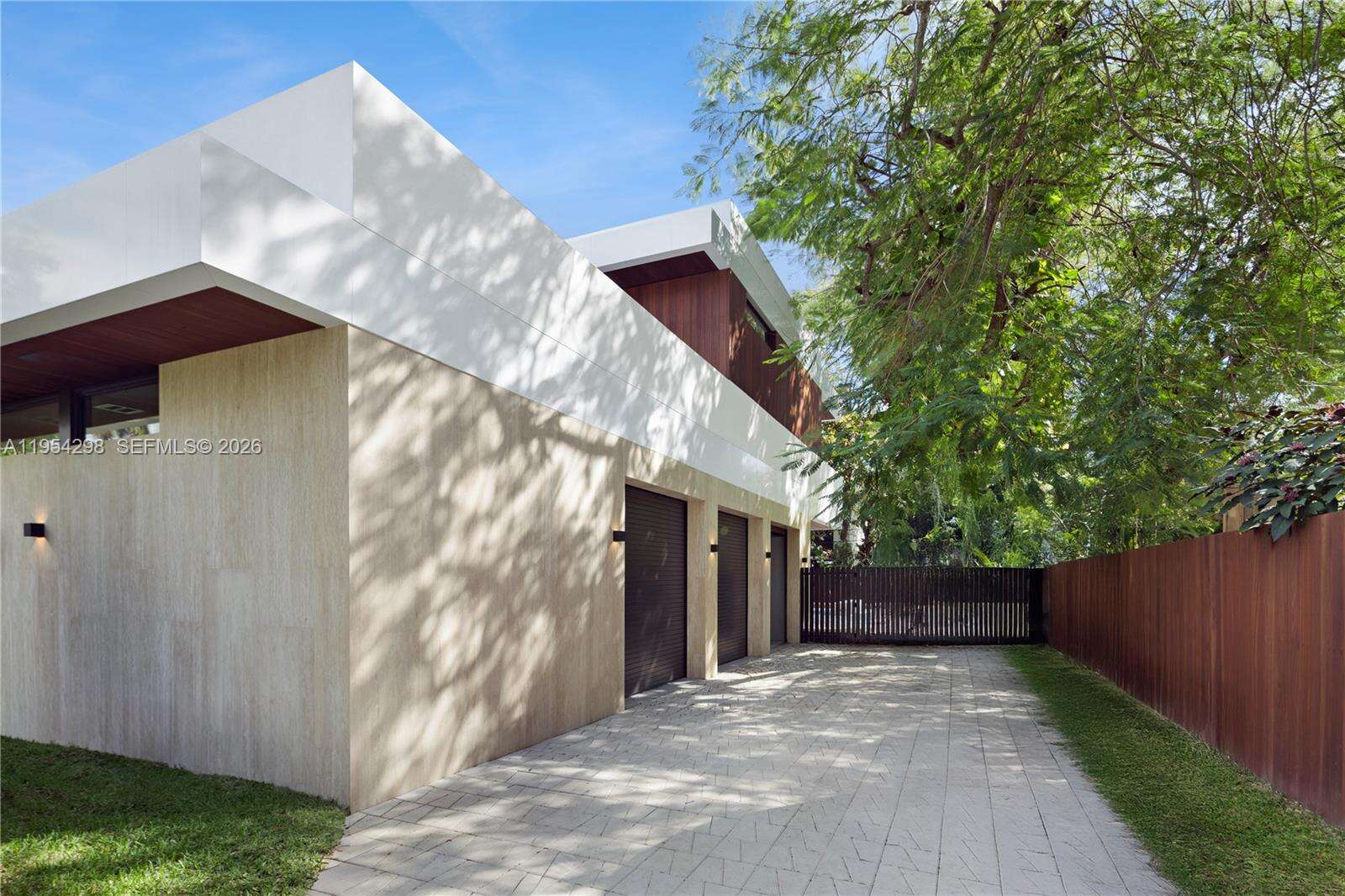 3210 Coacoochee St, Miami, FL 33133 | Picture 27