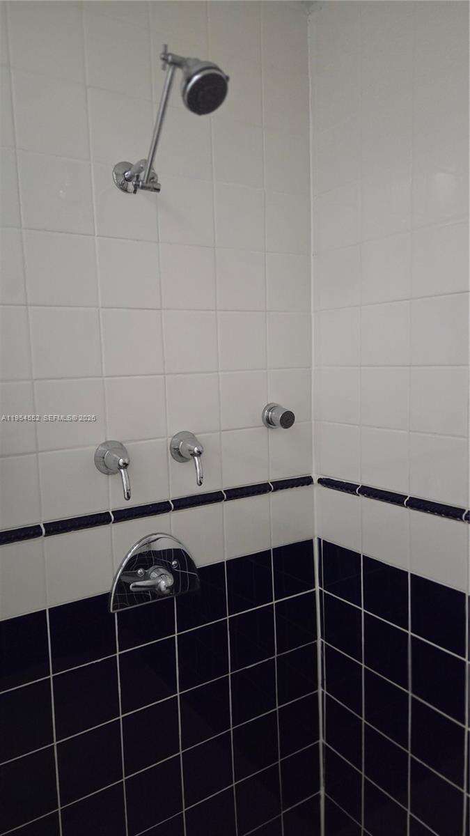 1245 Coral Ln, Hollywood, FL 33019 | Picture 30