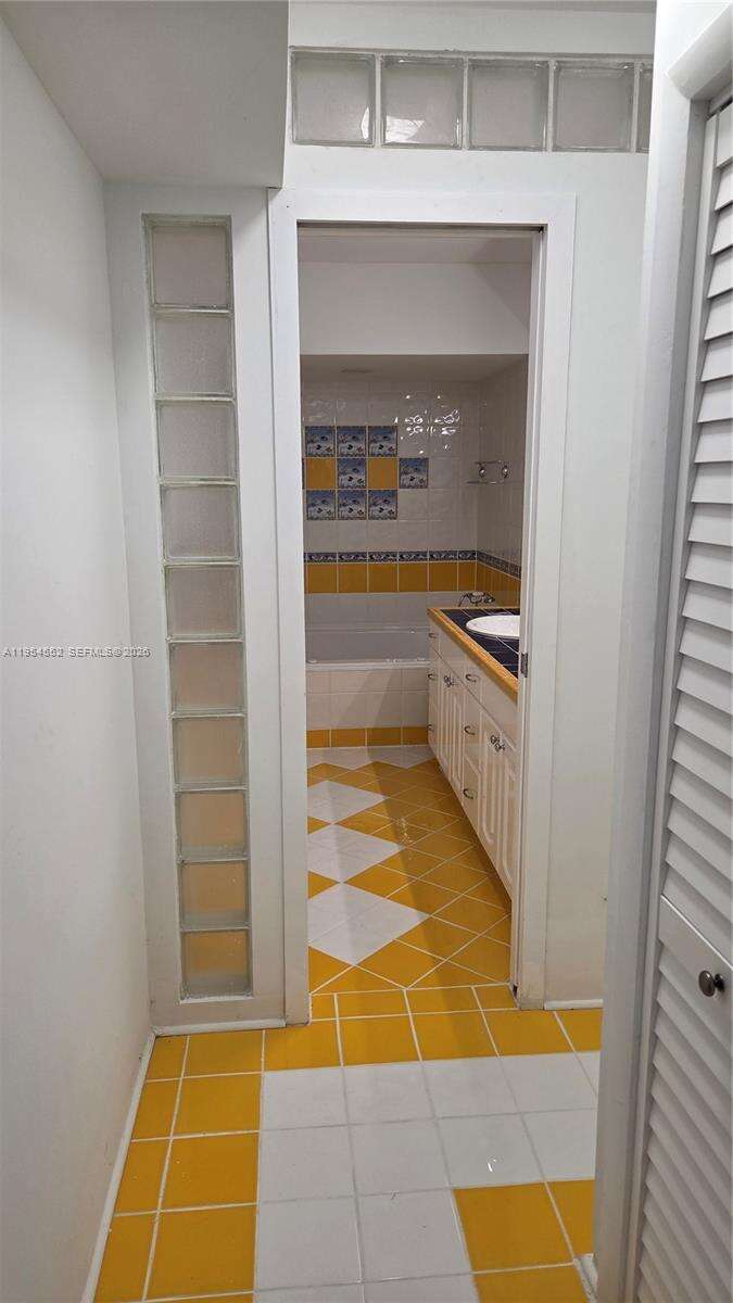 1245 Coral Ln, Hollywood, FL 33019 | Picture 33