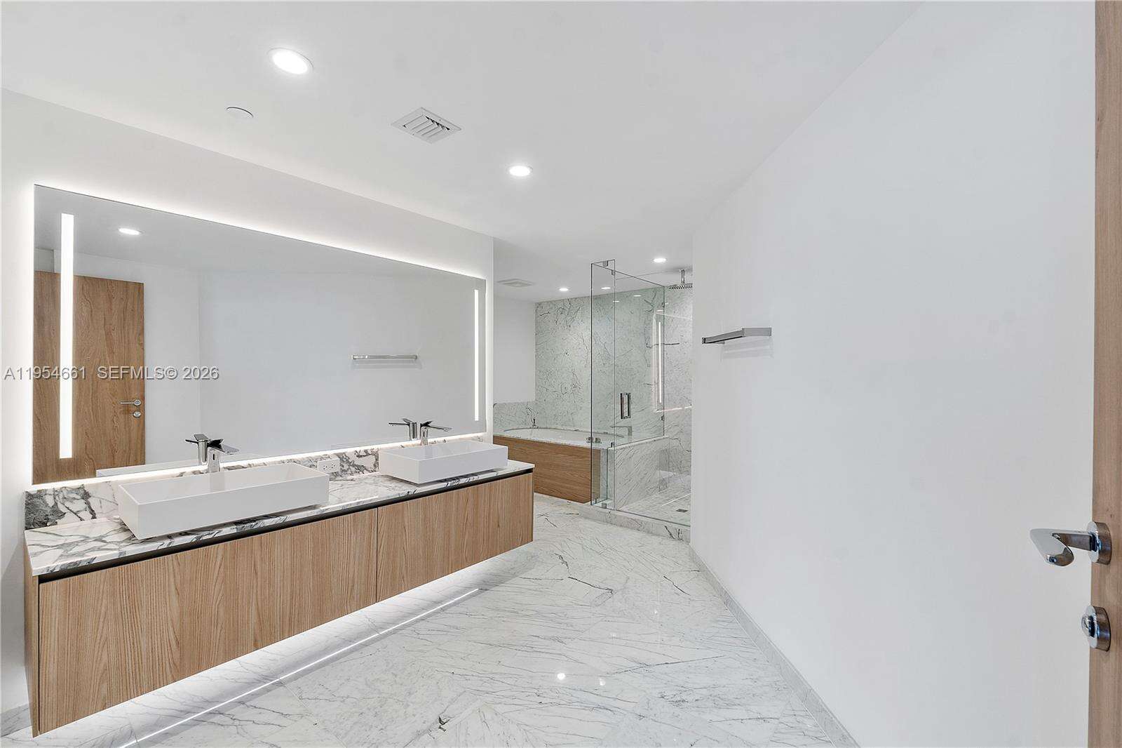 1135 103rd St 401, Bay Harbor Islands, FL 33154 | Picture 24