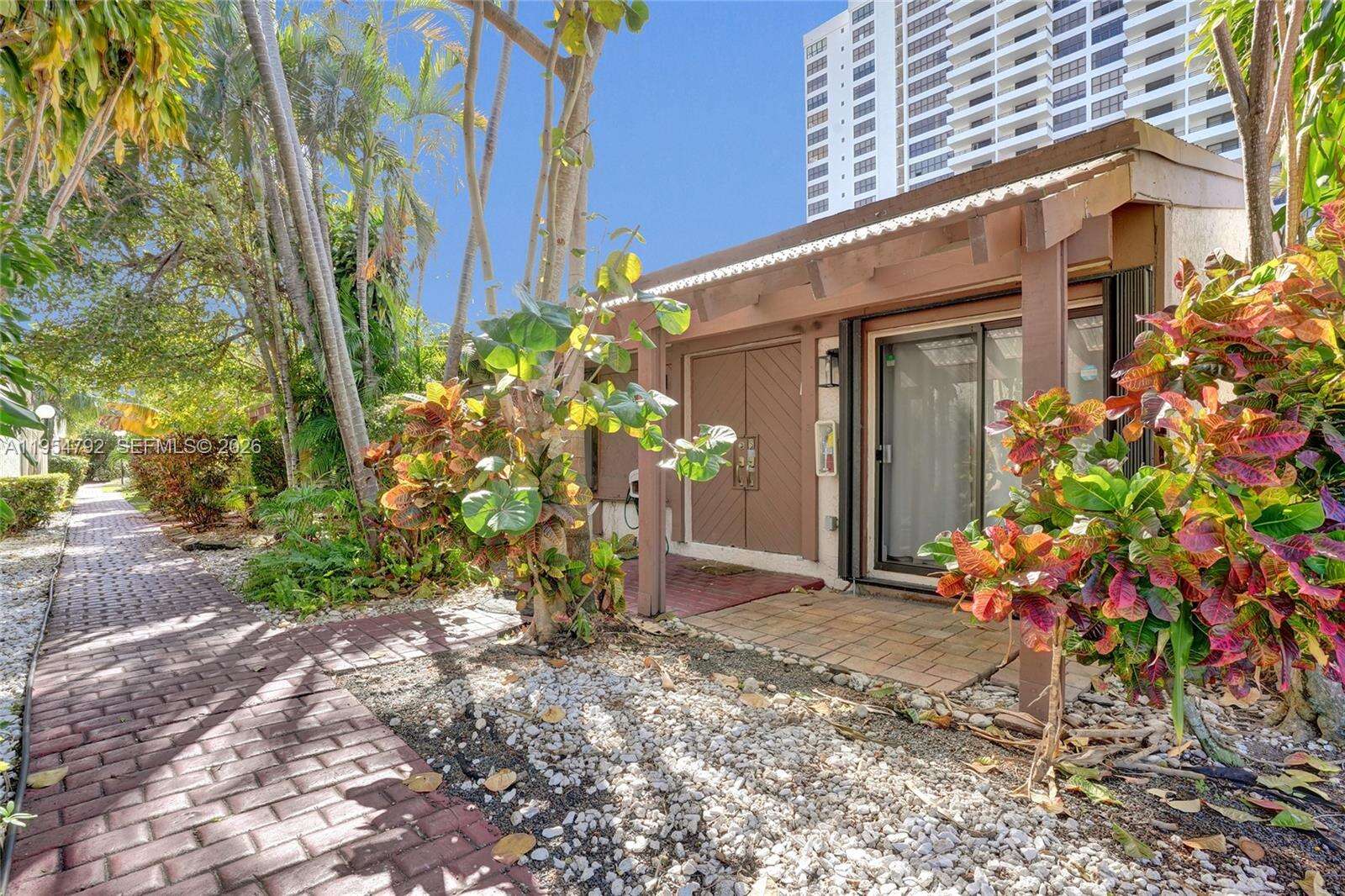 2619 Parkview Dr, Hallandale Beach, FL 33009 | Picture 4