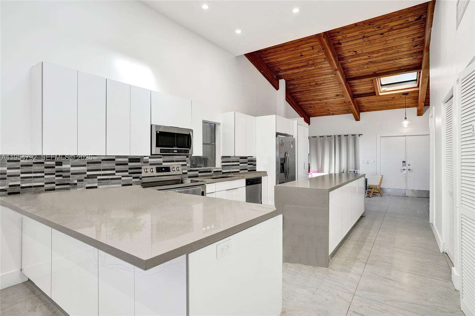 2619 Parkview Dr, Hallandale Beach, FL 33009 | Picture 5