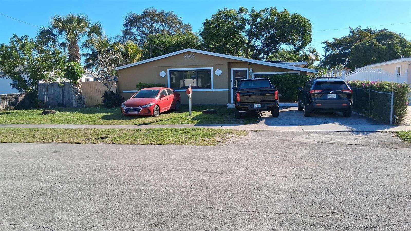 301 66th, Hollywood, FL 33024 - For Sale photo 1