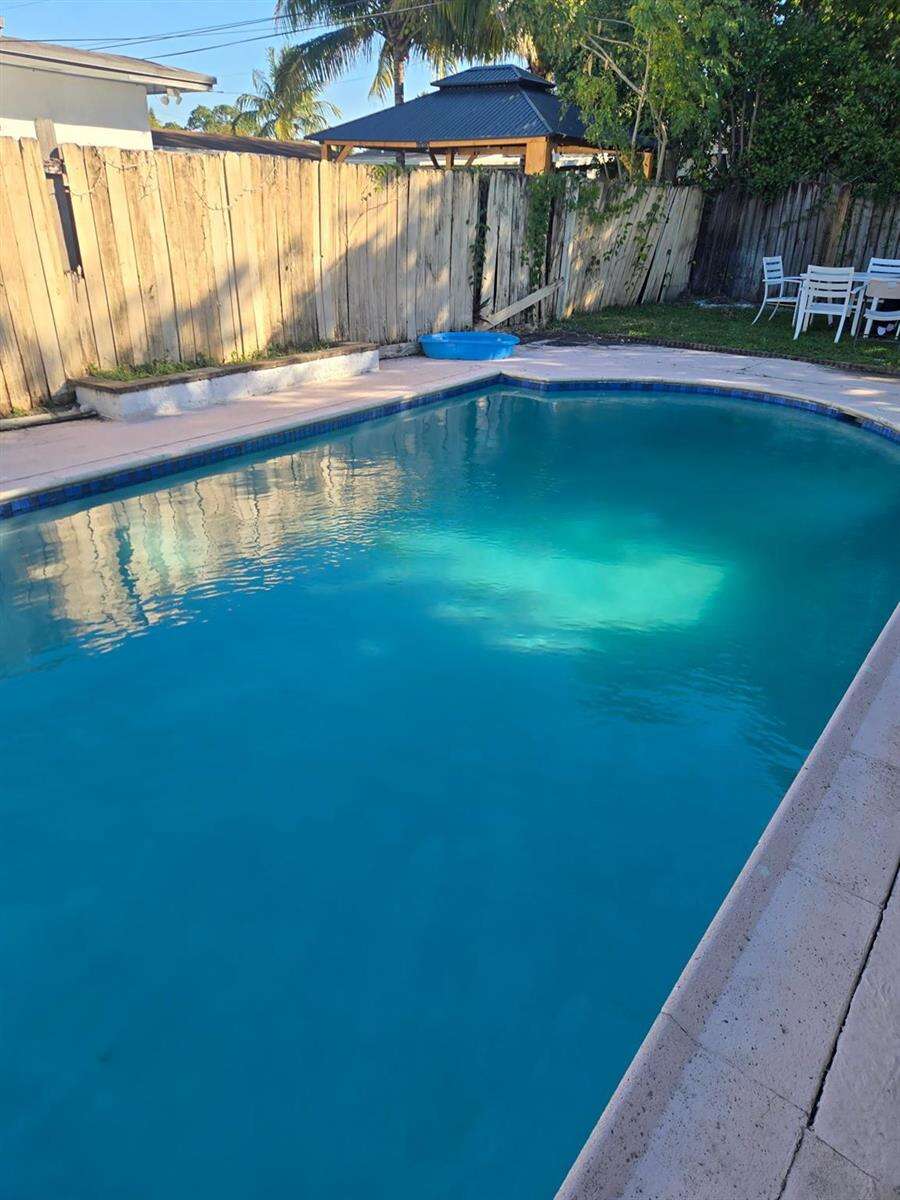 301 66th, Hollywood, FL 33024 - For Sale photo 5