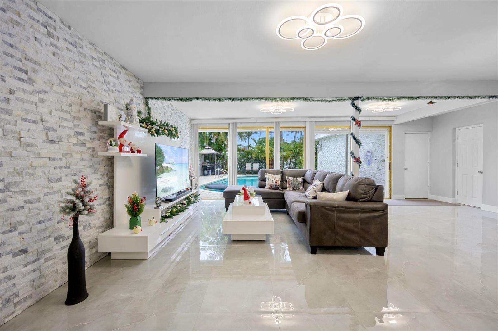 1336 Funston, Hollywood, FL 33019 - For Sale photo 18
