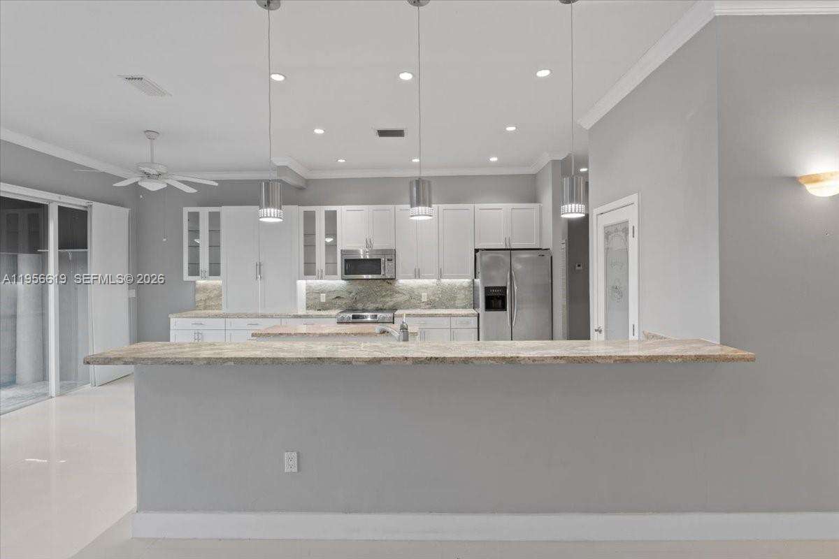 16640 86th Ct, Miami Lakes, FL 33016 | Picture 2