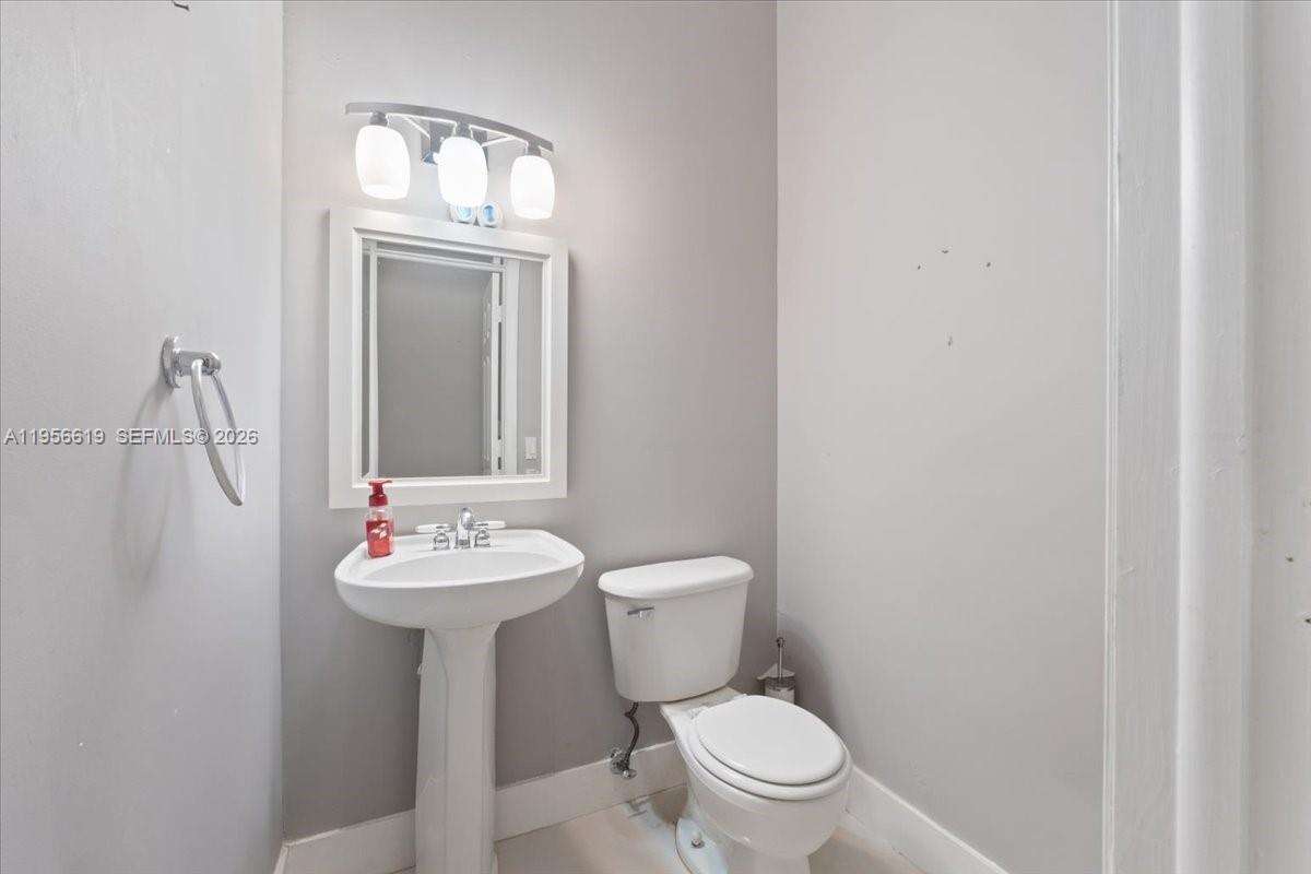 16640 86th Ct, Miami Lakes, FL 33016 | Picture 16