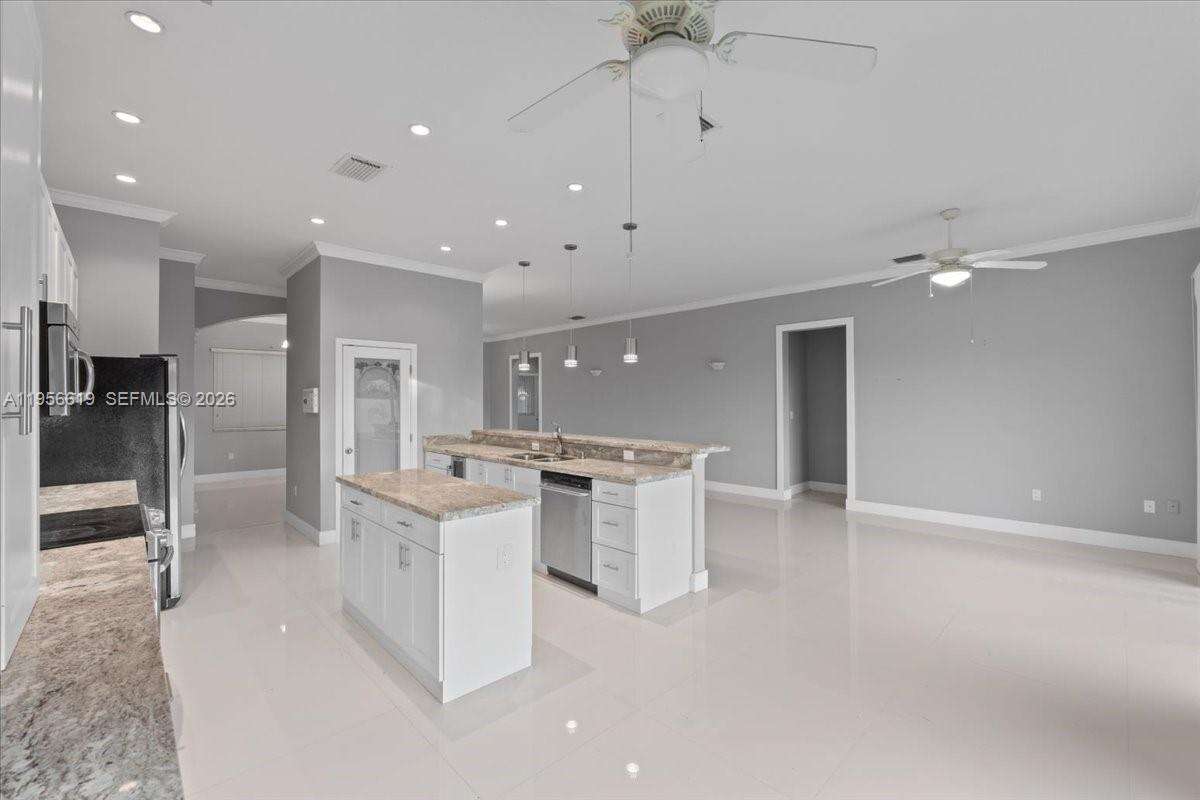 16640 86th Ct, Miami Lakes, FL 33016 | Picture 4