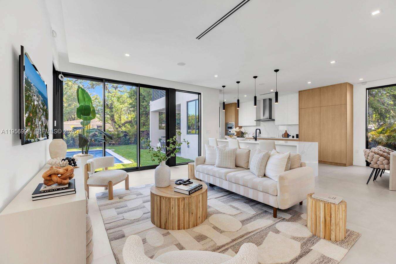 3200 Thomas Ave, Miami, FL 33133 | Picture 2