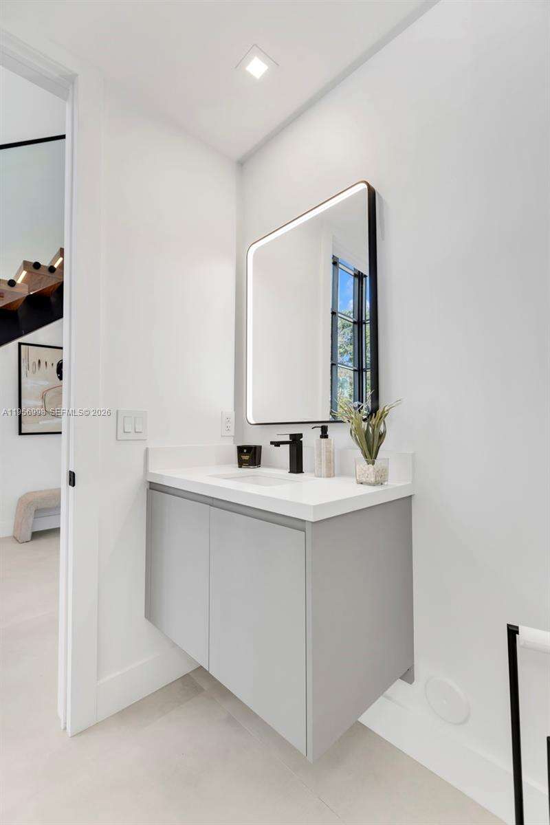 3200 Thomas Ave, Miami, FL 33133 | Picture 18