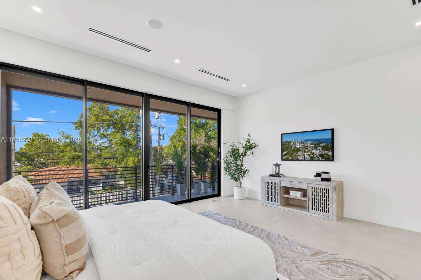 3200 Thomas Ave, Miami, FL 33133 | Picture 32