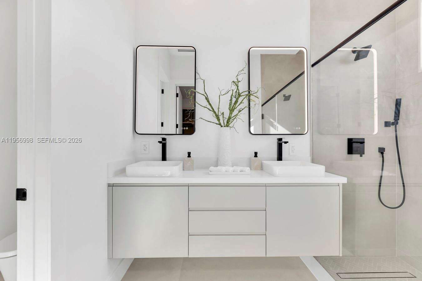 3200 Thomas Ave, Miami, FL 33133 | Picture 36