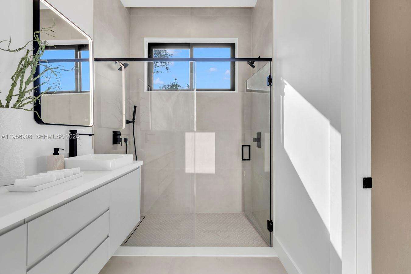 3200 Thomas Ave, Miami, FL 33133 | Picture 37