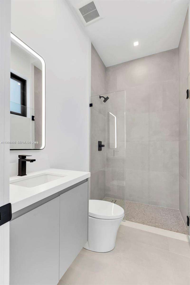 3200 Thomas Ave, Miami, FL 33133 | Picture 50