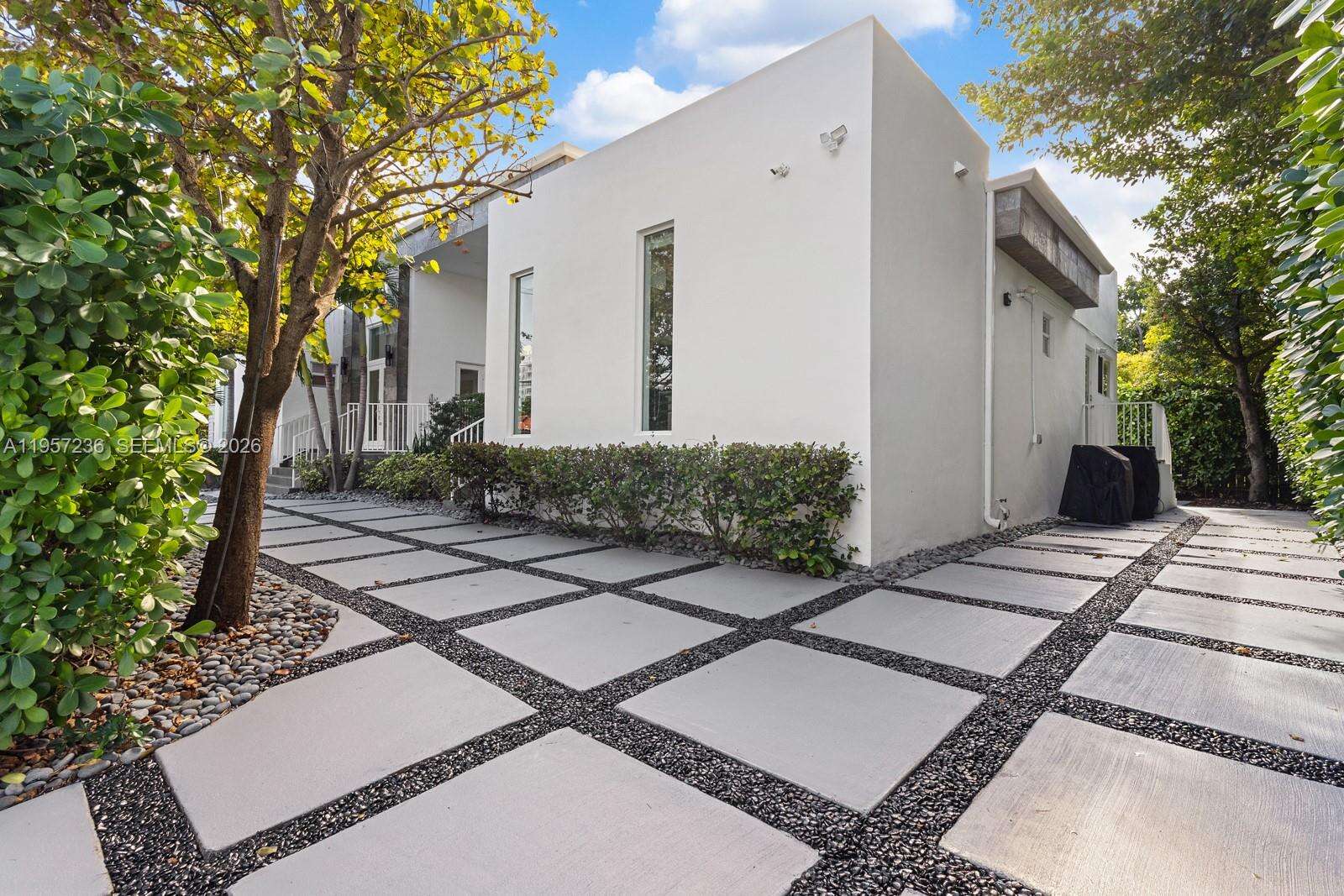 400 90th St, Surfside, FL 33154 | Picture 2