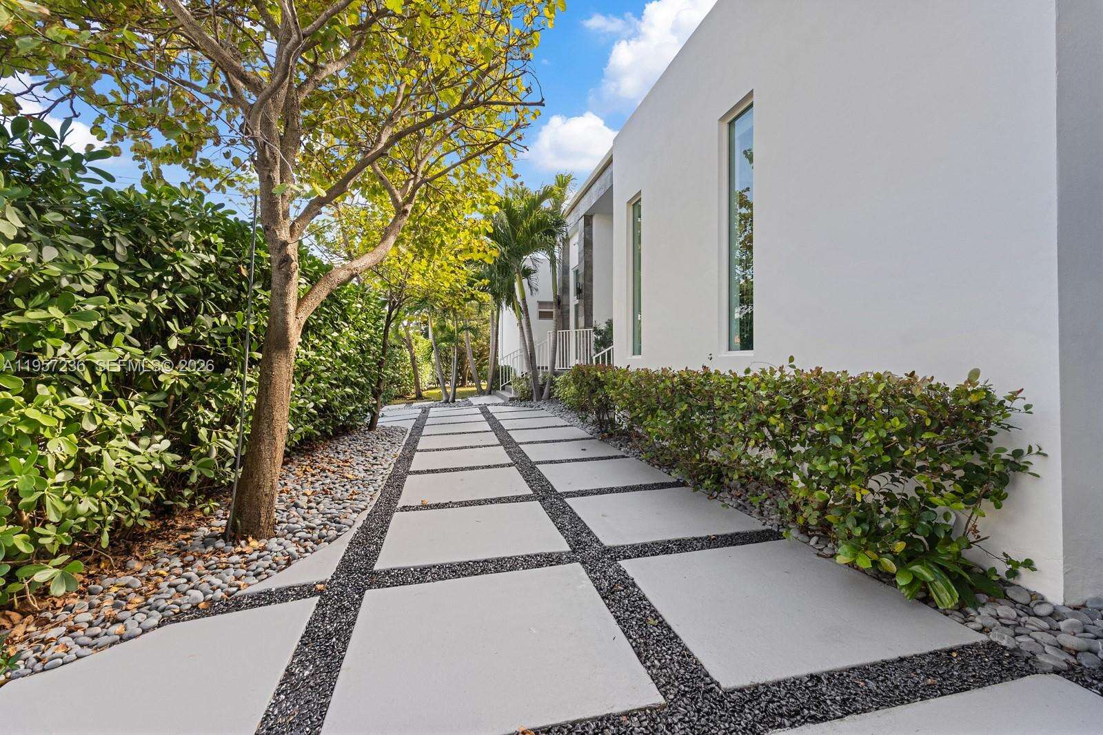 400 90th St, Surfside, FL 33154 | Picture 3