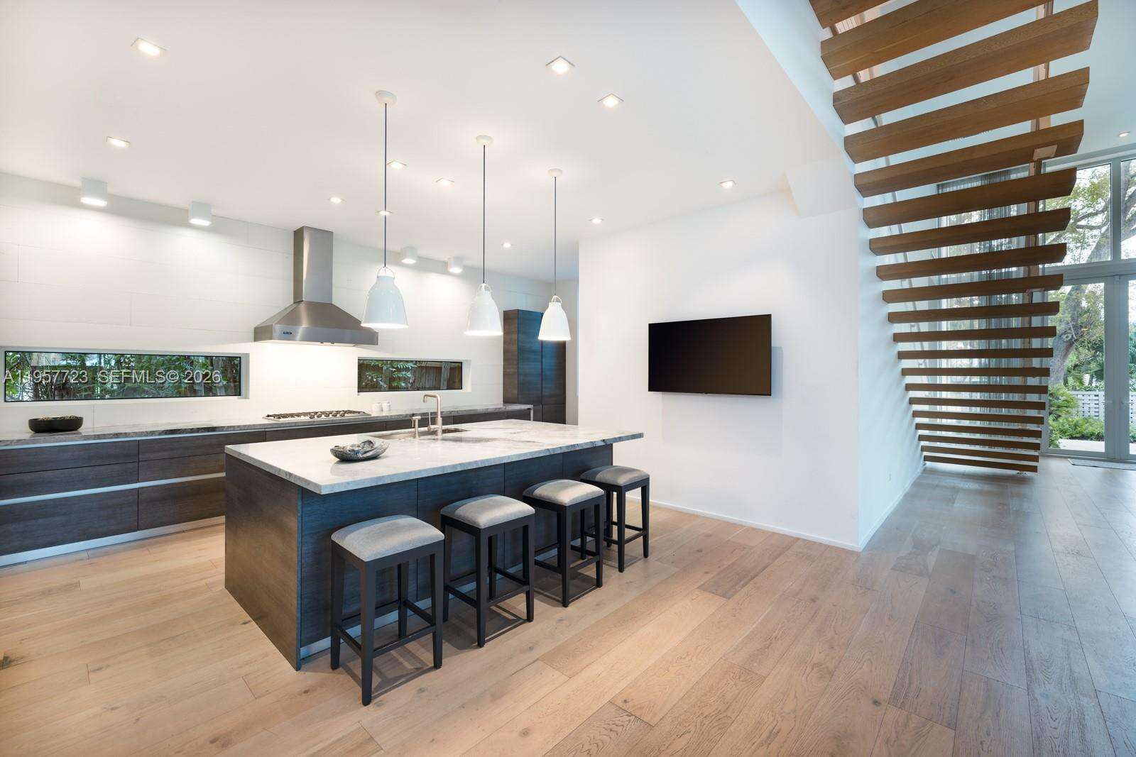 335 46th St, Miami Beach, FL 33140 | Picture 8