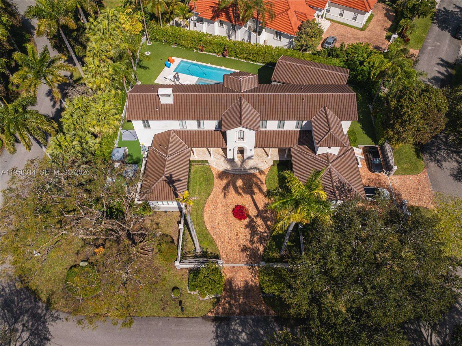 165 Paloma Dr, Coral Gables, FL 33143 | Picture 2