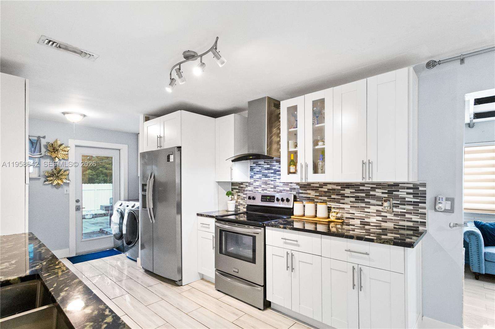 821 73rd Ter, Hollywood, FL 33024 - For Sale photo 1