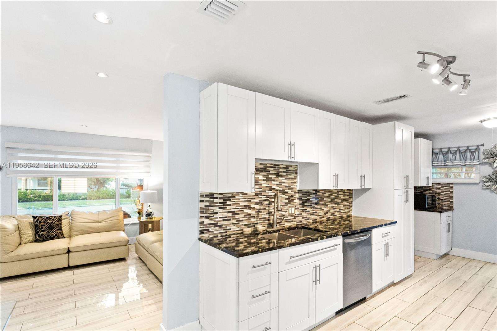 821 73rd Ter, Hollywood, FL 33024 - For Sale photo 3