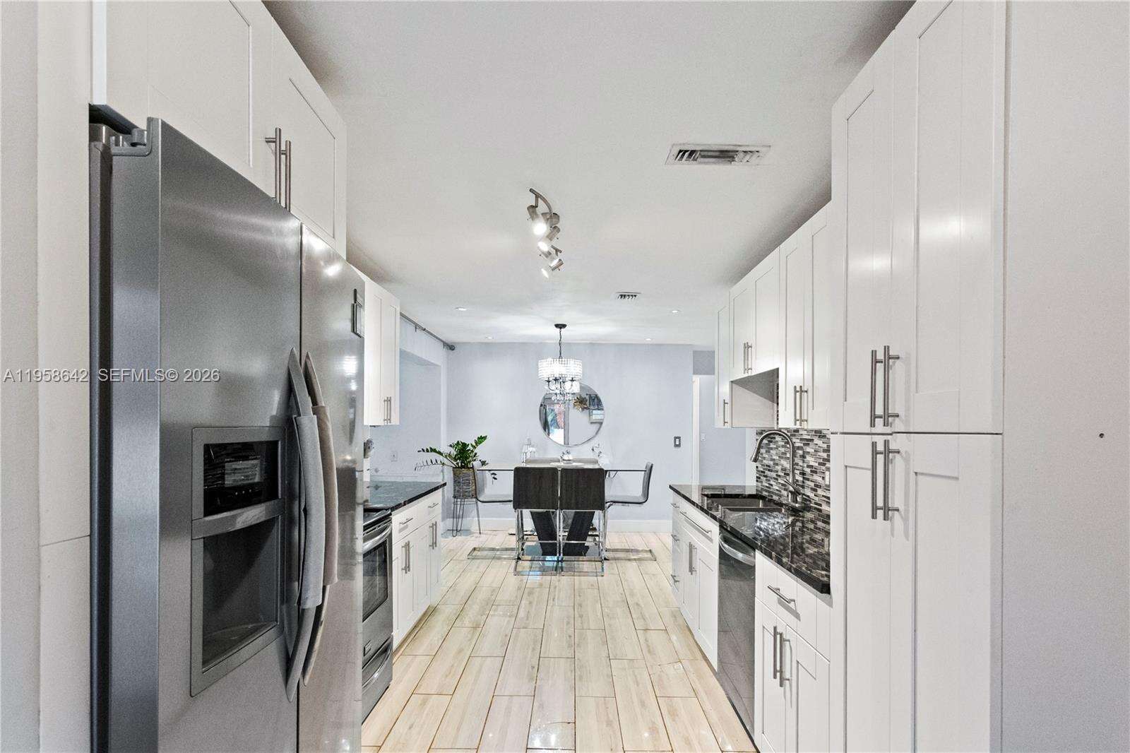 821 73rd Ter, Hollywood, FL 33024 - For Sale photo 4