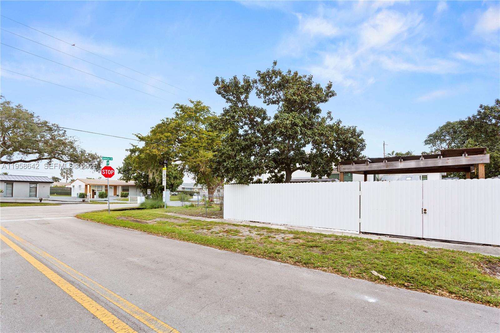 821 73rd Ter, Hollywood, FL 33024 - For Sale photo 36